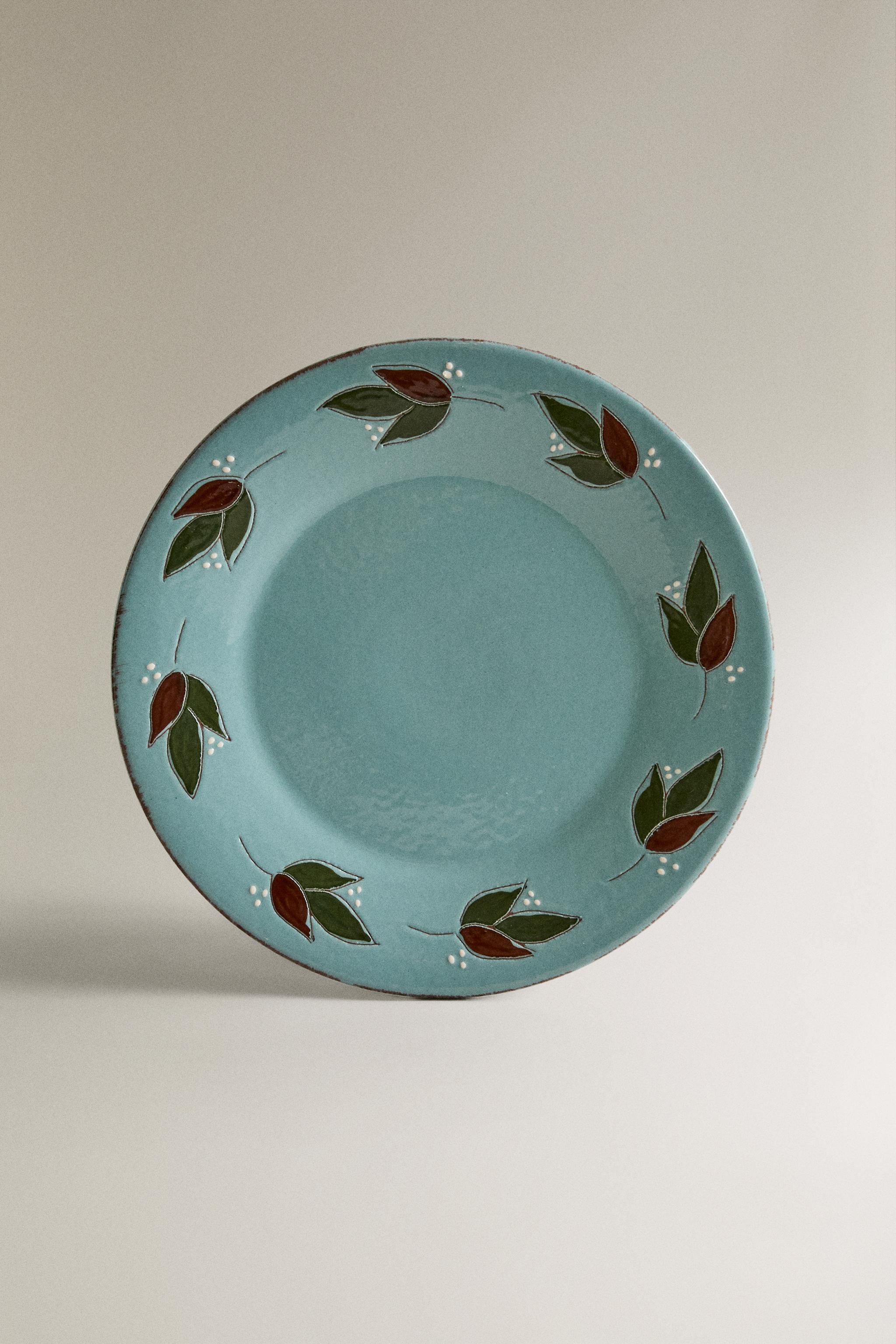 CIRCULAR LEAF EARTHENWARE SERVING DISH